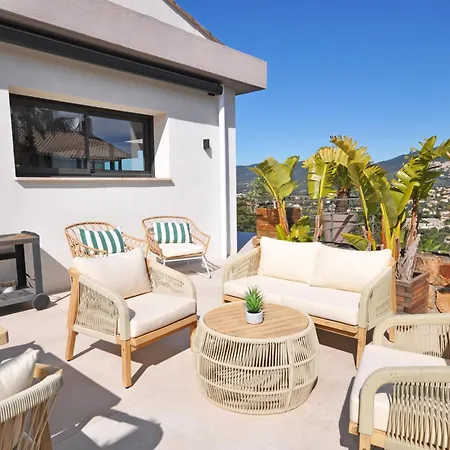 Contemporary Sea View Near Villa *