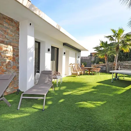 Villa Contemporary Sea View Near *