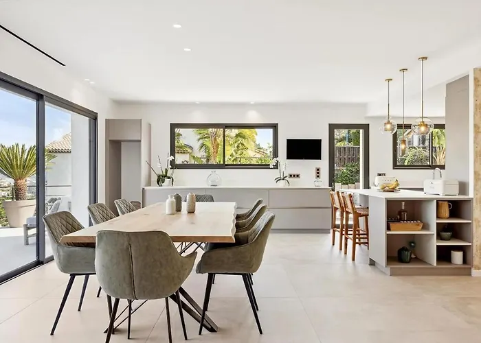 Skyfall La Napoule 别墅 *