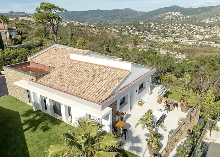 Skyfall La Napoule 别墅 *